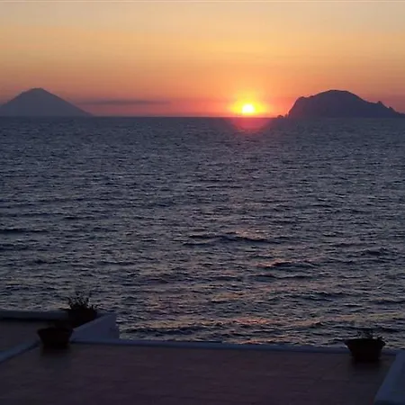 Punta Barone Szálloda 3*
