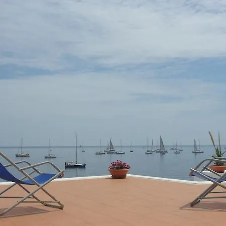 Punta Barone Szálloda 3*